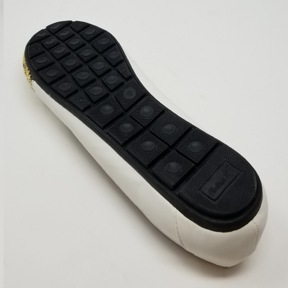 Women Ballet Bow Buckle Croco Flats, B-2293, White - Picture 4 of 6